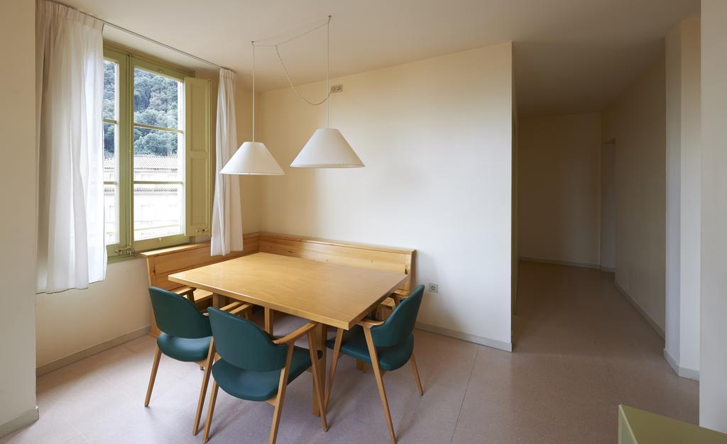 Apartamentos Montserrat Abat Marcet Habitación foto