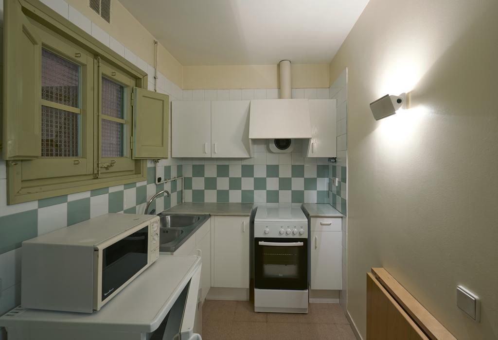Apartamentos Montserrat Abat Marcet Habitación foto