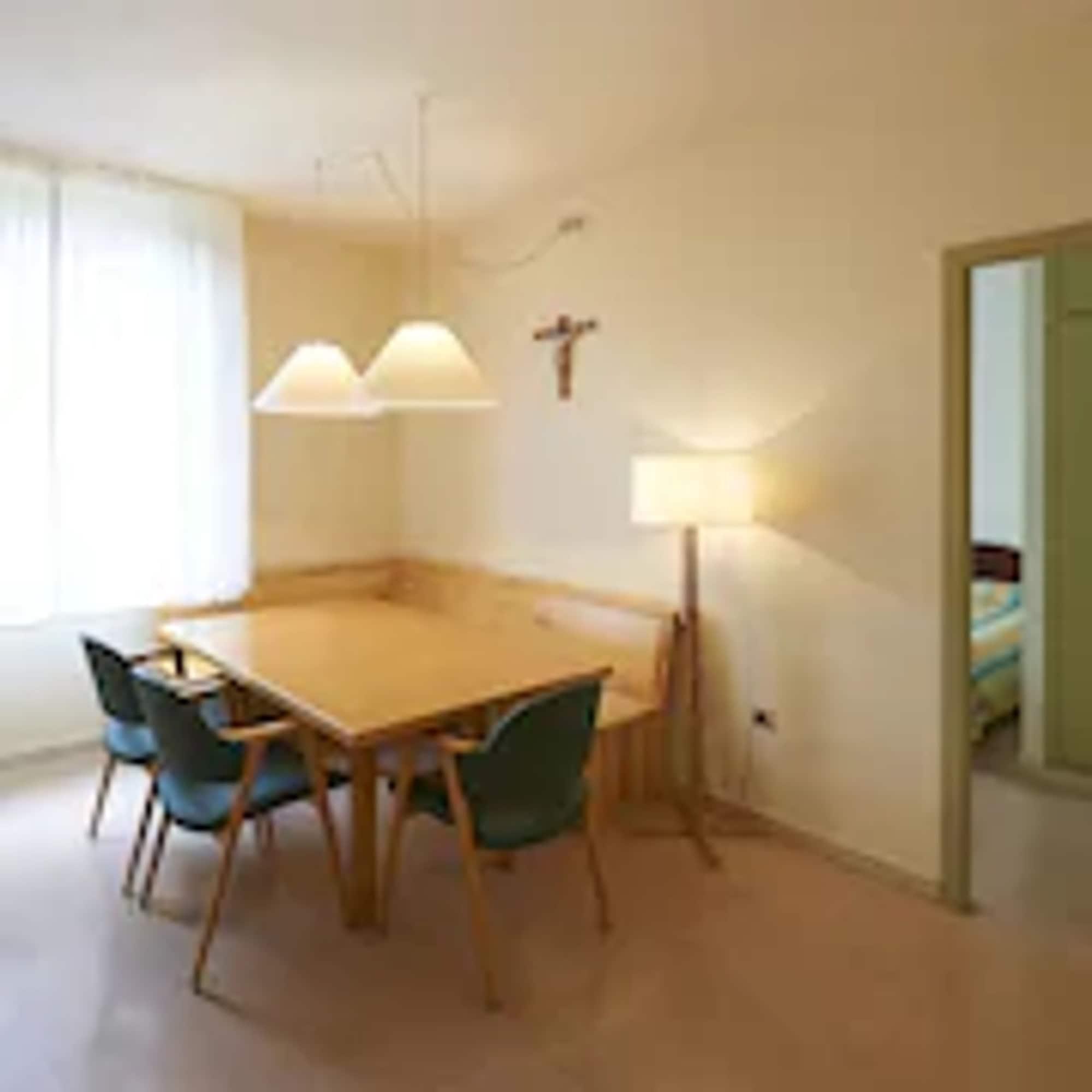 Apartamentos Montserrat Abat Marcet Exterior foto
