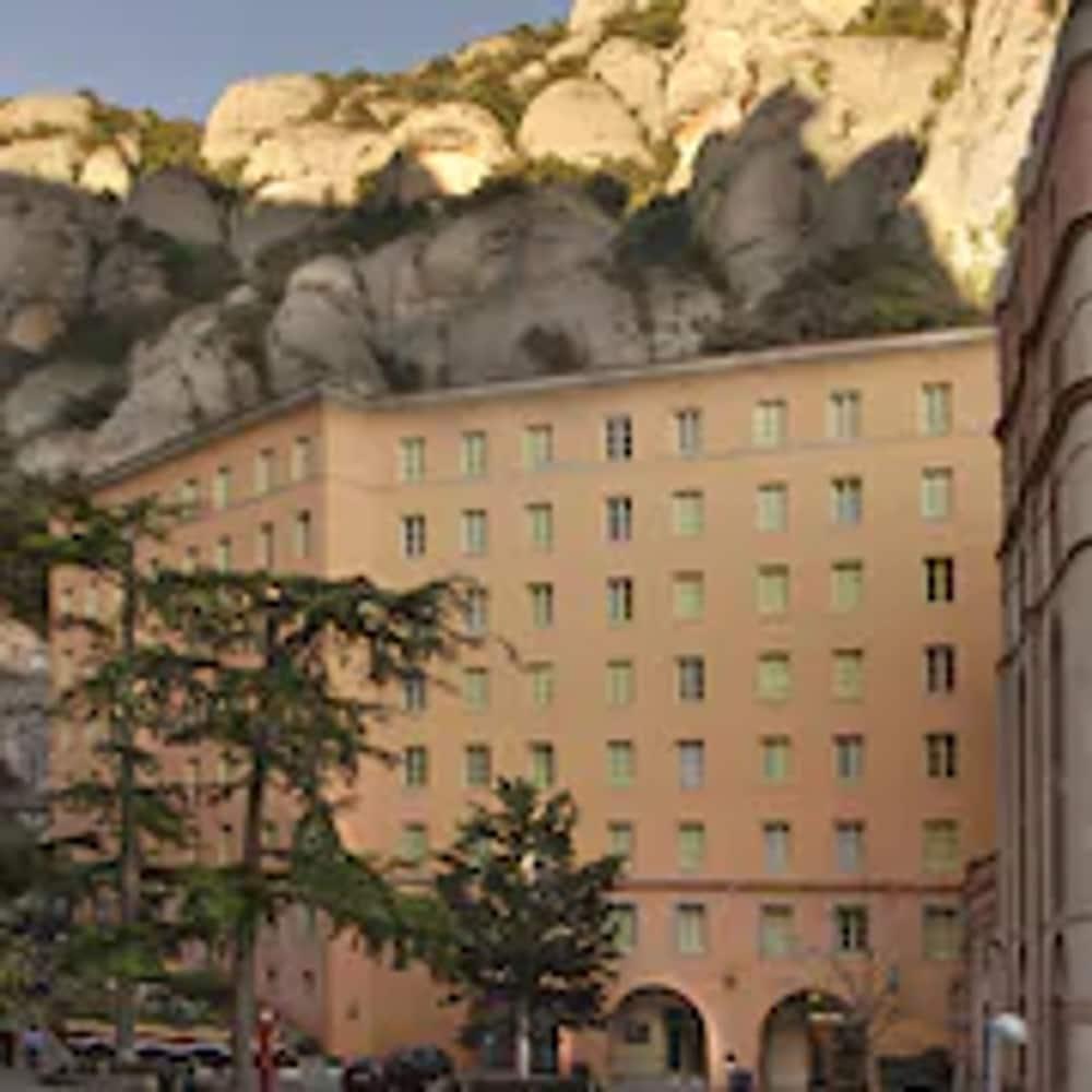 Apartamentos Montserrat Abat Marcet Exterior foto