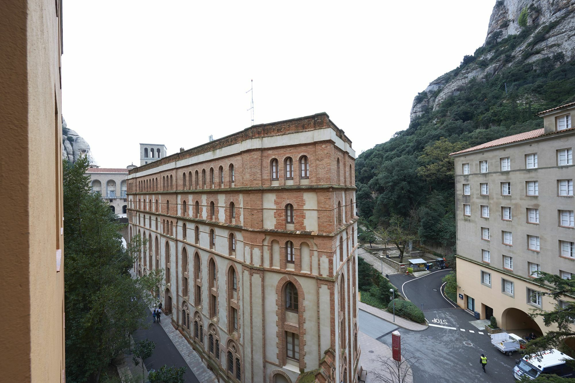 Apartamentos Montserrat Abat Marcet Exterior foto