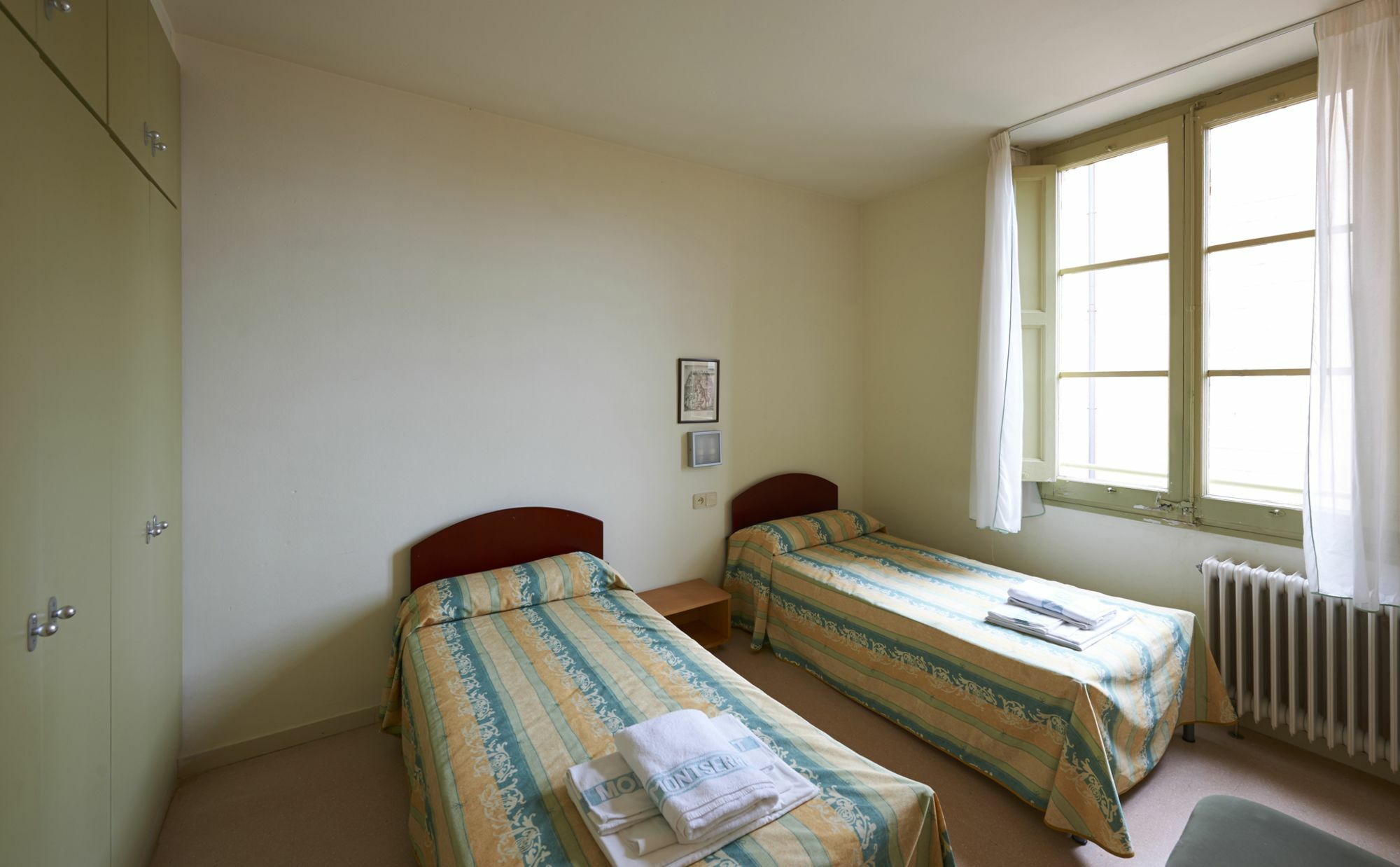 Apartamentos Montserrat Abat Marcet Exterior foto